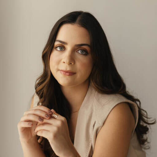 Fotografia da psicologa Mila Silveira